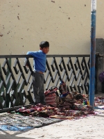 Cusco, Peru : Little Retailer